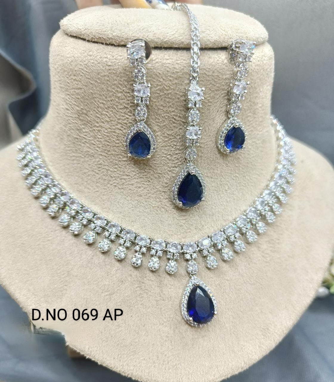 American Diamond Necklace Rodium Sku-6203 C3 rchiecreation