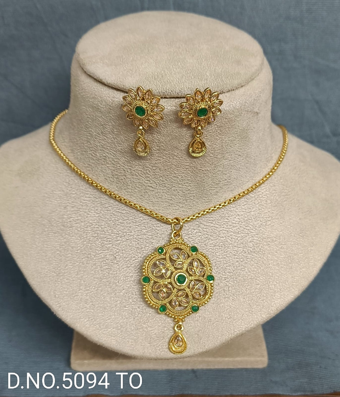 Golden Chain Pendant KN 5094 TO