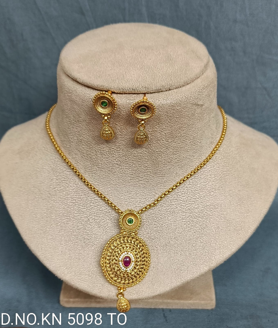 Golden Chain Pendant KN 5098 TO