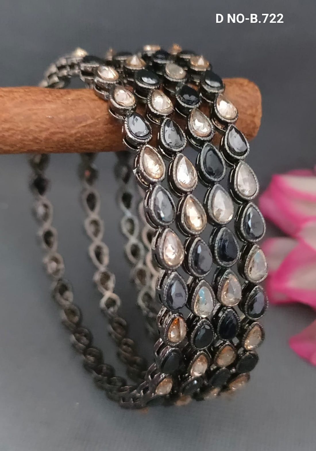 Black Pleated Black polki bangle SKU- B.722