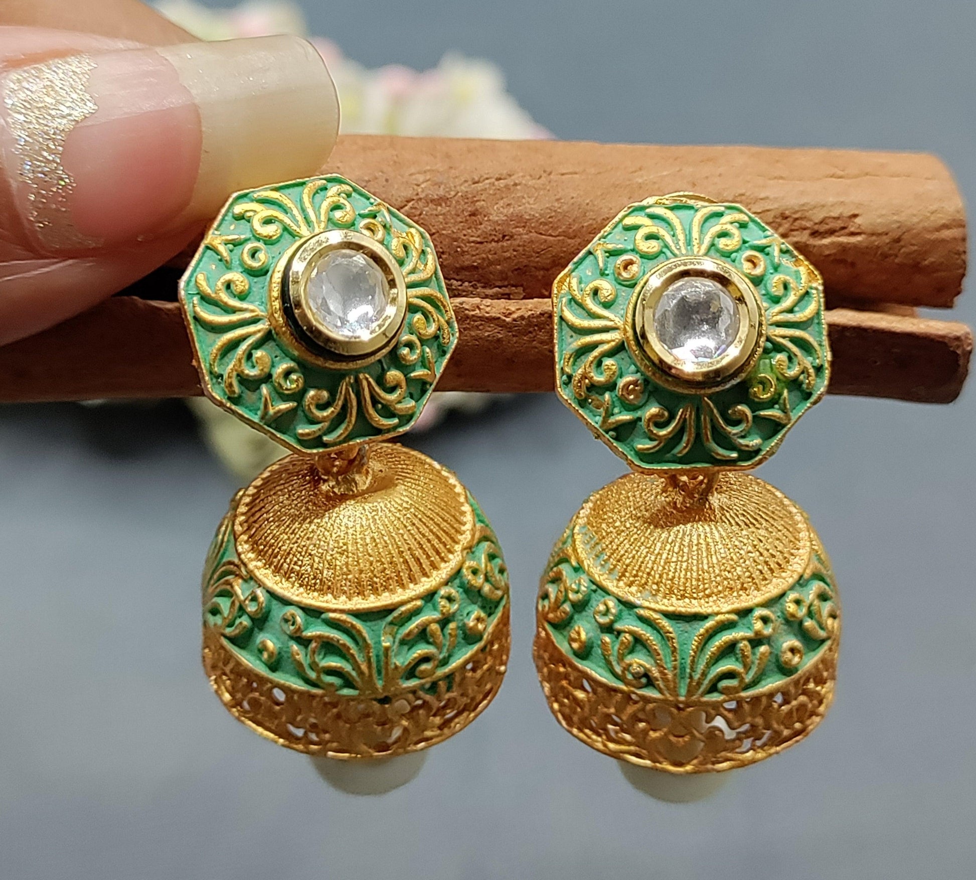 Antique Golden Earring Sku-1028 E3 - rchiecreation