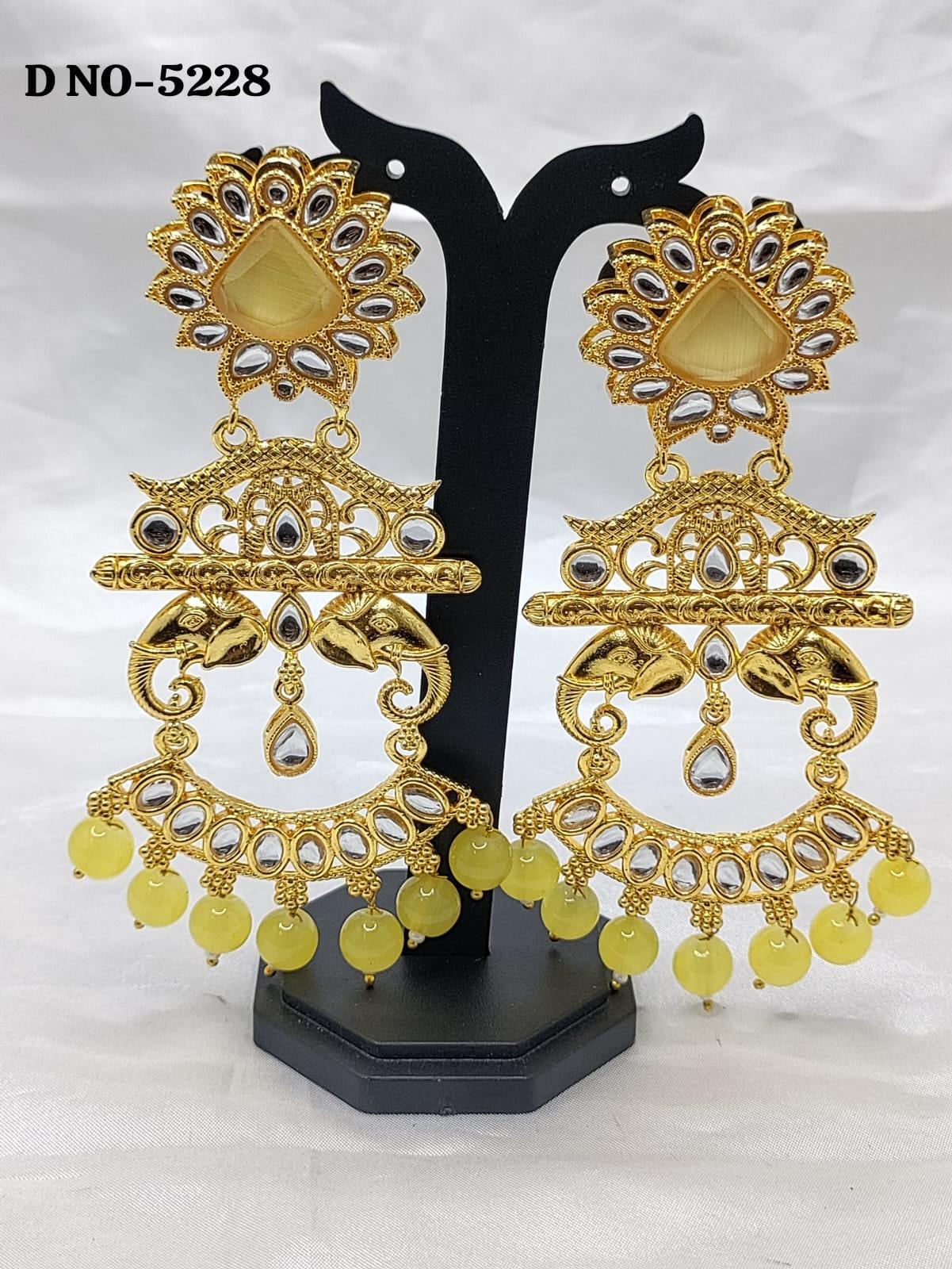 Kundan Earring Golden Sku-5228 D4 - rchiecreation
