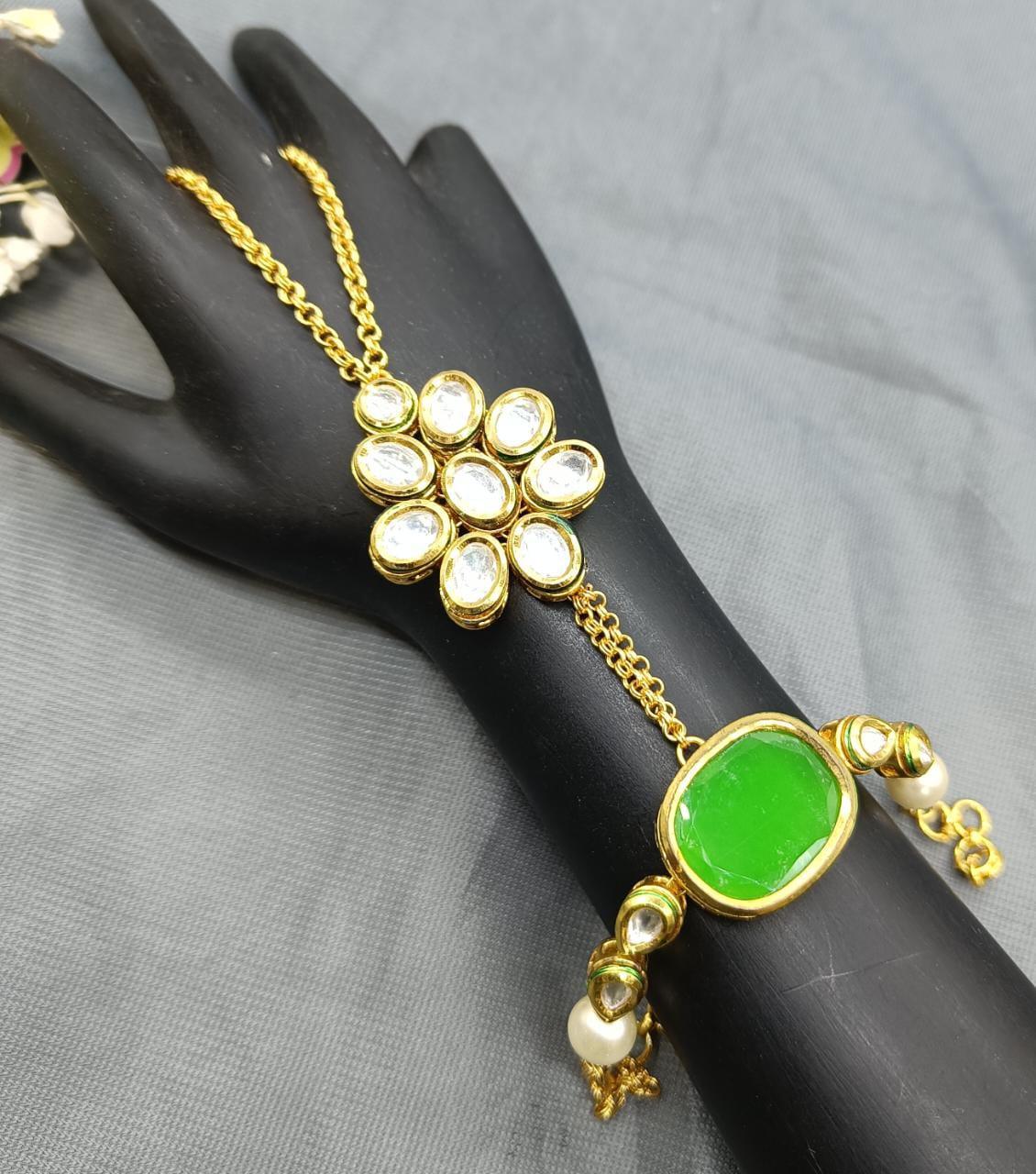 Kundan Women Hath Panja Sku-100 H1 - rchiecreation