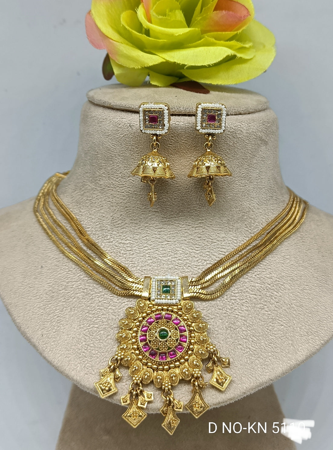 Antique Golden Necklace Set Sku KN 5111 SR