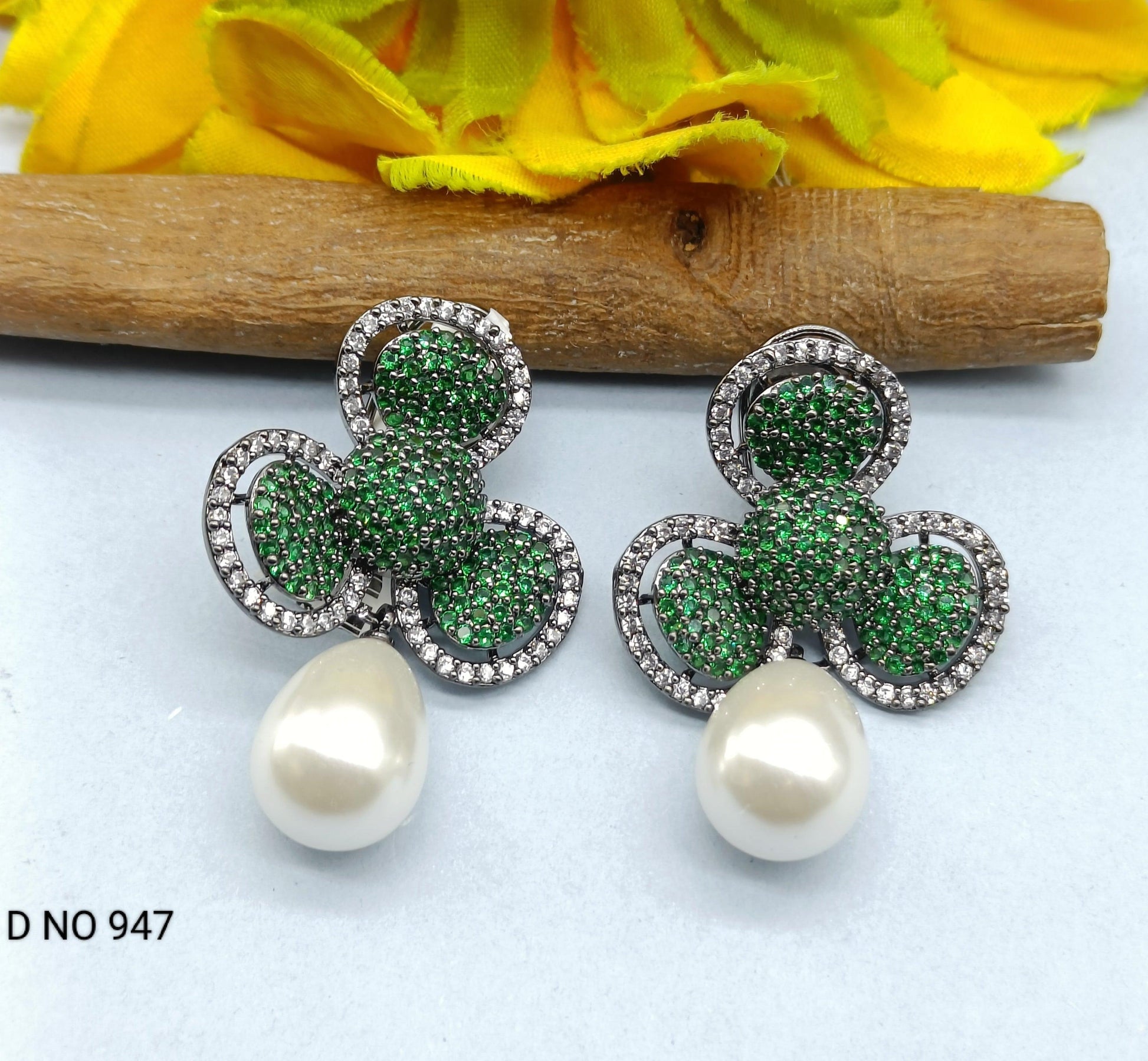 Swaroski Stone Cz Earring Sku 947 C1 - rchiecreation
