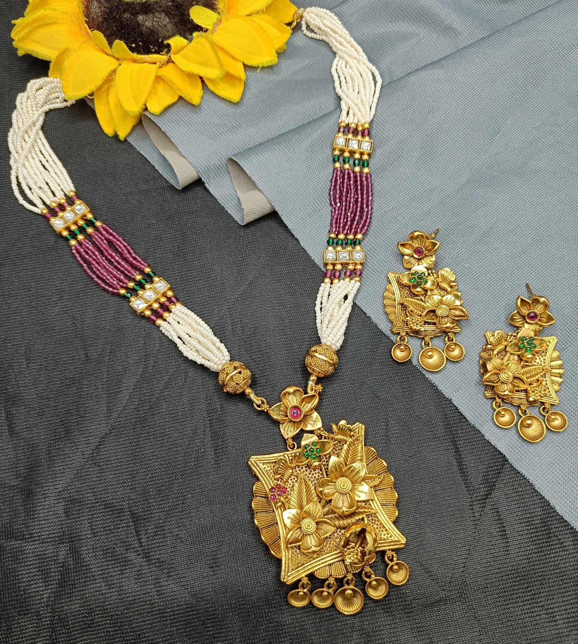 Antique Golden Necklace Set Sku-15019 - rchiecreation