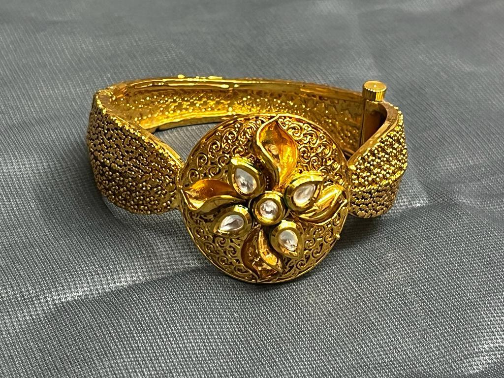 Matte Golden Kada Sku-5045 - rchiecreation
